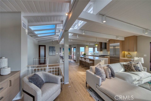 221 36th Street, Manhattan Beach, California 90266, 3 Bedrooms Bedrooms, ,3 BathroomsBathrooms,Residential,Sold,36th,SB20135528