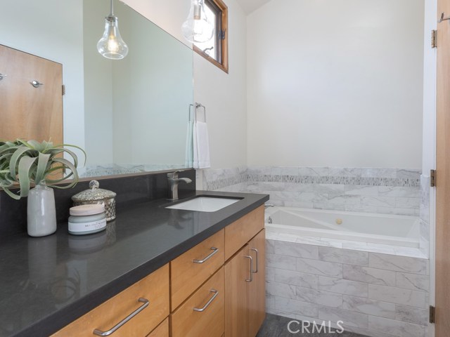 Master bath jacuzzi tub