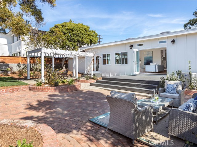 707 Redondo Ave, Manhattan Beach, California 90266, 4 Bedrooms Bedrooms, ,2 BathroomsBathrooms,Residential,Sold,Redondo Ave,SB20032666