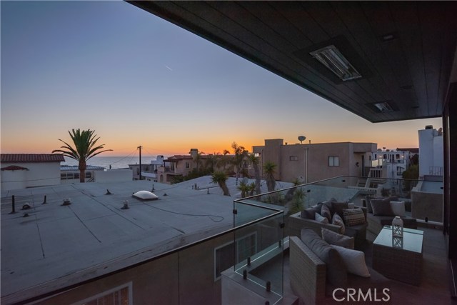 705 Crest Drive, Manhattan Beach, California 90266, 5 Bedrooms Bedrooms, ,2 BathroomsBathrooms,Residential,Sold,Crest,SB20098855
