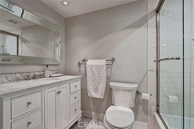 230 Guadalupe Avenue, Redondo Beach, California 90277, 2 Bedrooms Bedrooms, ,1 BathroomBathrooms,Residential,Sold,Guadalupe,SB17248817