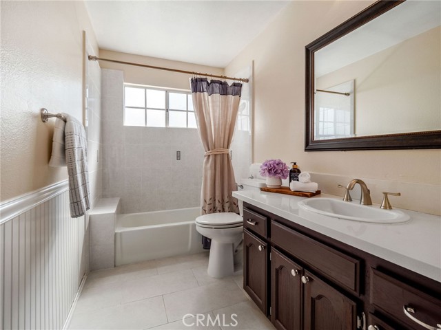 Upstairs full bath