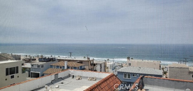 Unobstructed Ocean views with Whitewater from Upper Unit