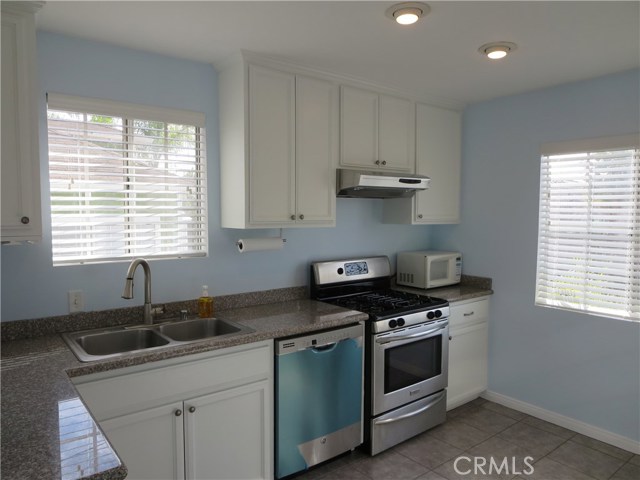 828 Lucia Avenue, Redondo Beach, California 90277, 3 Bedrooms Bedrooms, ,2 BathroomsBathrooms,Residential,Sold,Lucia,PV18117040