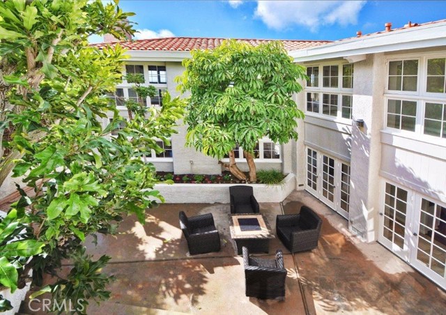 Center Courtyard Brings Indoor Outdoor Living Seamlessly