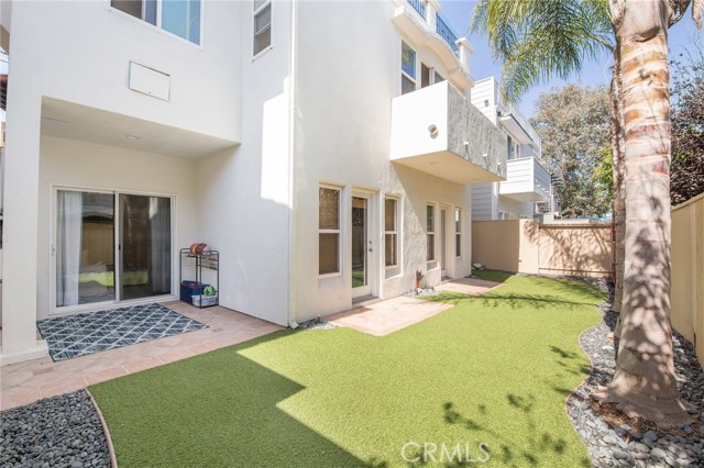 1048 8th Street, Hermosa Beach, California 90254, 3 Bedrooms Bedrooms, ,3 BathroomsBathrooms,Residential,Sold,8th,SB17264115