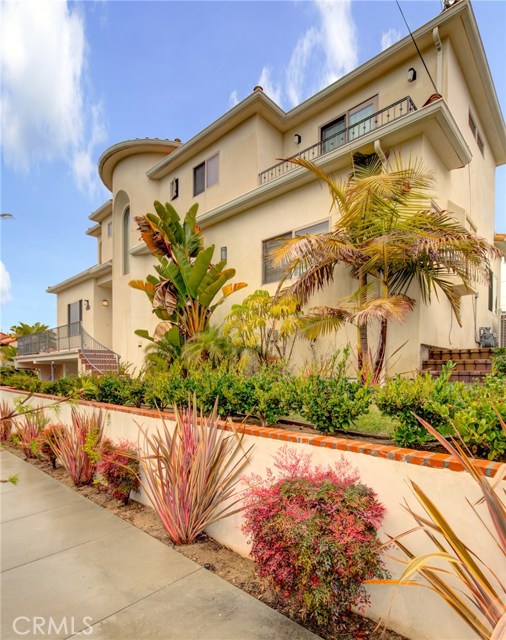 1011 Garnet Street, Redondo Beach, California 90277, 4 Bedrooms Bedrooms, ,4 BathroomsBathrooms,Residential,Sold,Garnet,SB20070806
