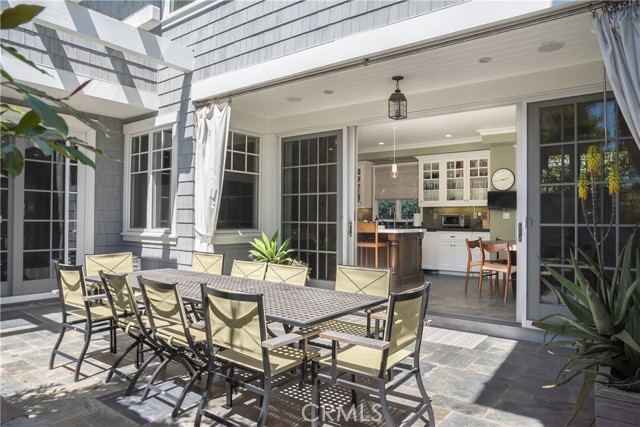 598 33rd Street, Manhattan Beach, California 90266, 5 Bedrooms Bedrooms, ,5 BathroomsBathrooms,Residential,Sold,33rd,SB21107096