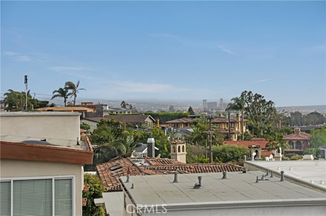 653 Manhattan Beach Boulevard, Manhattan Beach, California 90266, 2 Bedrooms Bedrooms, ,2 BathroomsBathrooms,Residential,Sold,Manhattan Beach,SB19095125