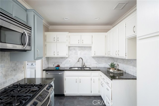 2708 184th Street, Redondo Beach, California 90278, 3 Bedrooms Bedrooms, ,1 BathroomBathrooms,Residential,Sold,184th,SB20213265
