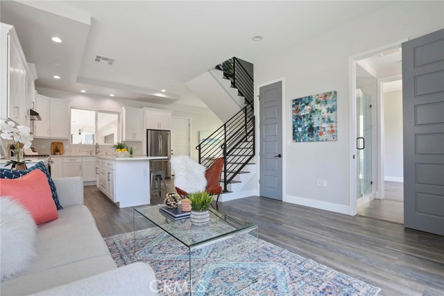 2215 Robinson Street, Redondo Beach, California 90278, 4 Bedrooms Bedrooms, ,4 BathroomsBathrooms,Residential,Sold,Robinson,SB20091863