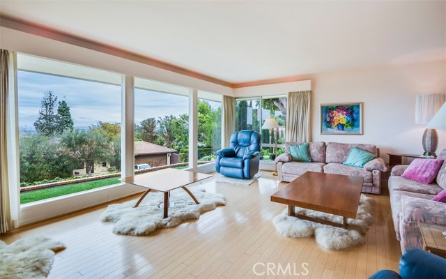 601 Via Paro, Palos Verdes Estates, California 90274, 4 Bedrooms Bedrooms, ,1 BathroomBathrooms,Residential,Sold,Via Paro,PV18052631