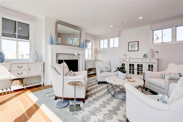 420 31st Street, Manhattan Beach, California 90266, 5 Bedrooms Bedrooms, ,2 BathroomsBathrooms,Residential,Sold,31st,SB20242729