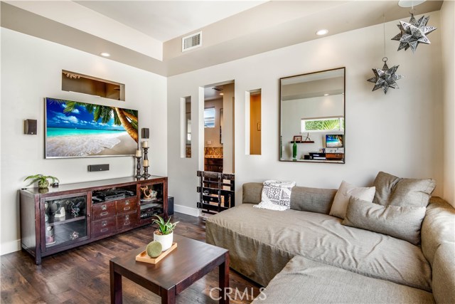 228 33rd Street, Manhattan Beach, California 90266, 3 Bedrooms Bedrooms, ,1 BathroomBathrooms,Residential,Sold,33rd,SB19198538