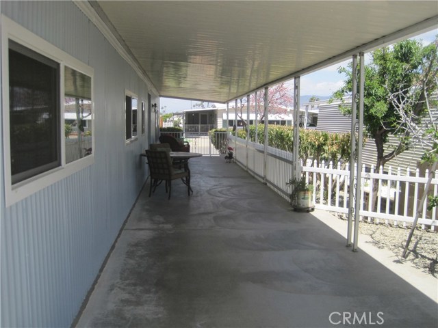 FULL LENGTH PATIO FENCED FOR SMALL PET