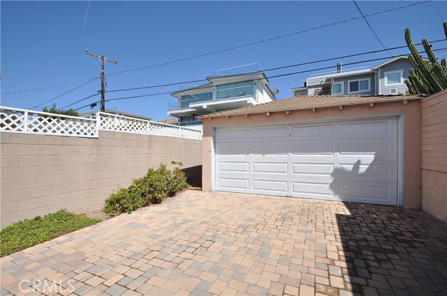 325 Avenue G, Redondo Beach, California 90277, 4 Bedrooms Bedrooms, ,2 BathroomsBathrooms,Residential,Sold,Avenue G,SB18227569