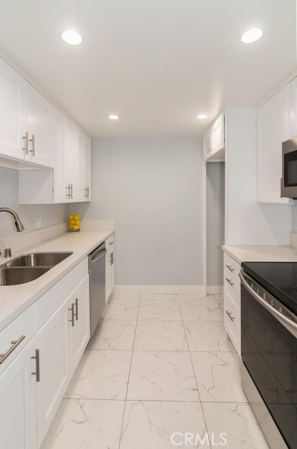 1 Bed Home for Sale in Valley Village, California