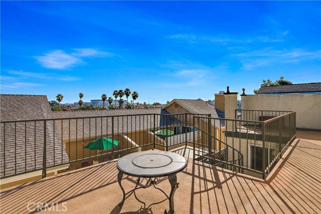 2705 Mathews Avenue, Redondo Beach, California 90278, 3 Bedrooms Bedrooms, ,3 BathroomsBathrooms,Residential,Sold,Mathews,SB18014318