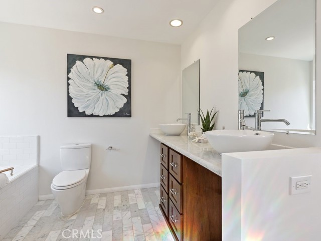 2 Bed Home for Sale in Sherman Oaks, California