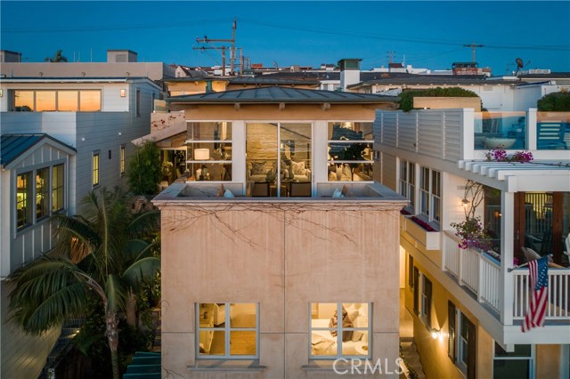 2818 Hermosa Avenue, Hermosa Beach, California 90254, 4 Bedrooms Bedrooms, ,3 BathroomsBathrooms,Residential,Sold,Hermosa,SB20027671