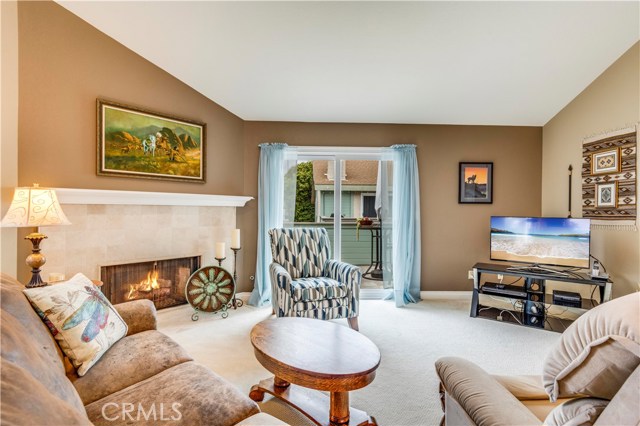 211 Helberta Avenue, Redondo Beach, California 90277, 2 Bedrooms Bedrooms, ,2 BathroomsBathrooms,Residential,Sold,Helberta,SB20006605