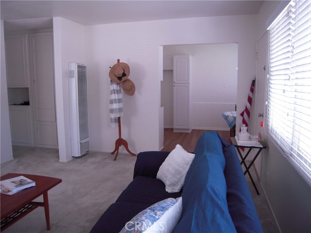 1062 Avenue C, Redondo Beach, California 90277, 2 Bedrooms Bedrooms, ,1 BathroomBathrooms,Residential,Sold,Avenue C,SB20138580