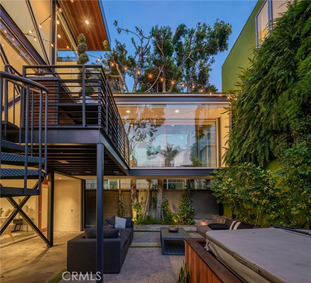 464 34th Street, Manhattan Beach, California 90266, 4 Bedrooms Bedrooms, ,3 BathroomsBathrooms,Residential,Sold,34th,SB21028091