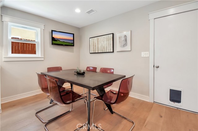 Kitchen Eating Area