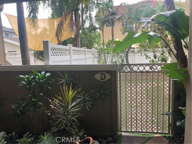 Photo of 217 16th Place #D, Costa Mesa, CA 92627