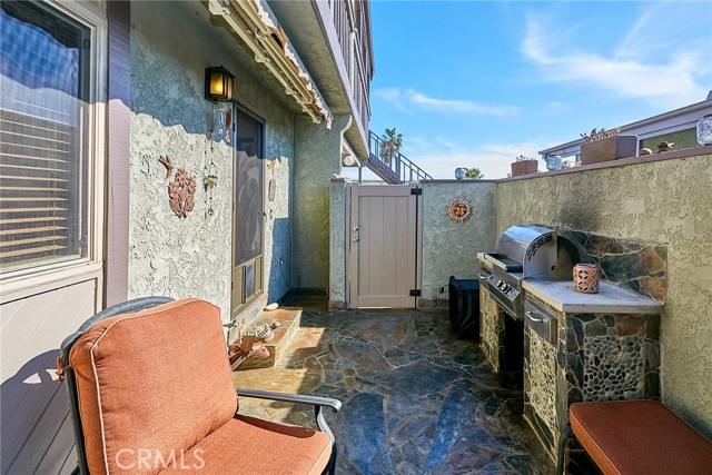 1334 12th Street, Manhattan Beach, California 90266, 2 Bedrooms Bedrooms, ,2 BathroomsBathrooms,Residential,Sold,12th,SB21023330