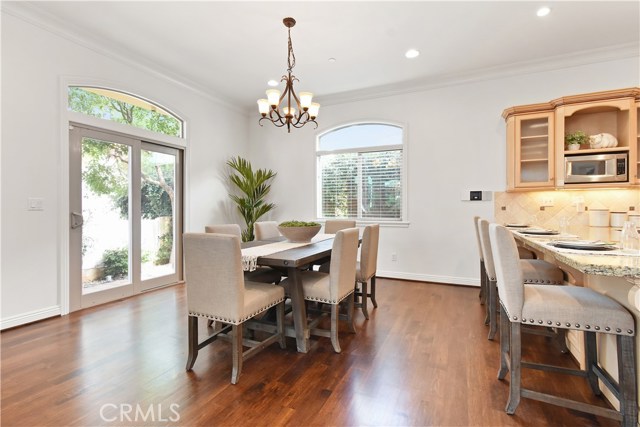 Plenty of room to extend the table for a big thanksgiving feast!