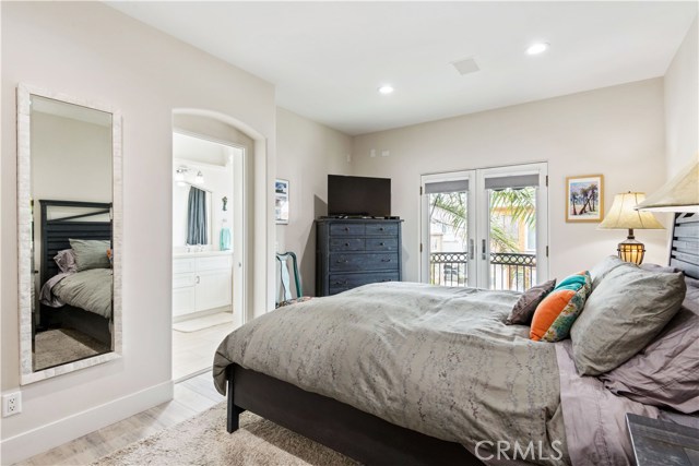 316 34th Street, Manhattan Beach, California 90266, 4 Bedrooms Bedrooms, ,2 BathroomsBathrooms,Residential,Sold,34th,SB21016031