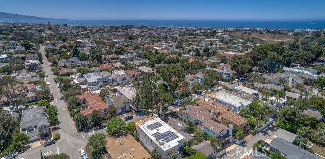 717 31st Street, Manhattan Beach, California 90266, 5 Bedrooms Bedrooms, ,4 BathroomsBathrooms,Residential,Sold,31st,SB20133656
