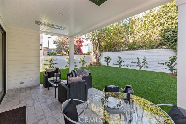 2400 John Street, Manhattan Beach, California 90266, 5 Bedrooms Bedrooms, ,2 BathroomsBathrooms,Residential,Sold,John,SB19208383