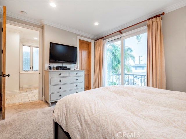 351 30th Street, Hermosa Beach, California 90254, 4 Bedrooms Bedrooms, ,3 BathroomsBathrooms,Residential,Sold,30th,SB20199821