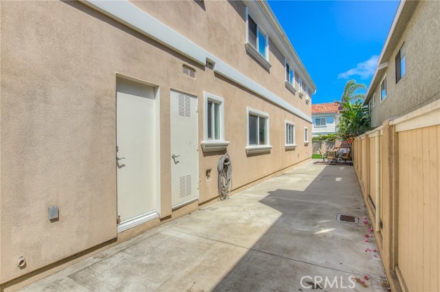 2225 Robinson Street, Redondo Beach, California 90278, 5 Bedrooms Bedrooms, ,3 BathroomsBathrooms,Residential,Sold,Robinson,SB17176979