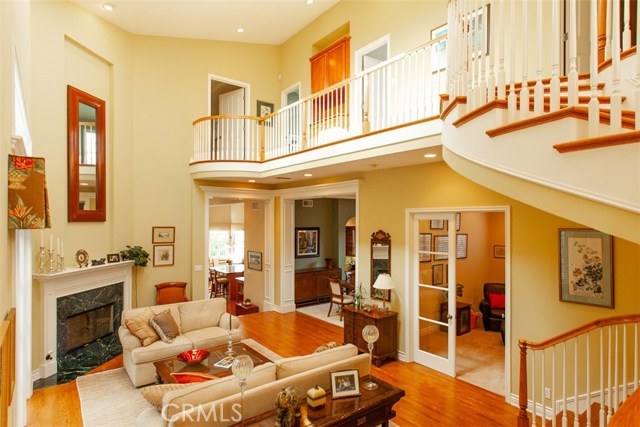 2909 Maple Avenue, Manhattan Beach, California 90266, 5 Bedrooms Bedrooms, ,3 BathroomsBathrooms,Residential,Sold,Maple,SB19265504