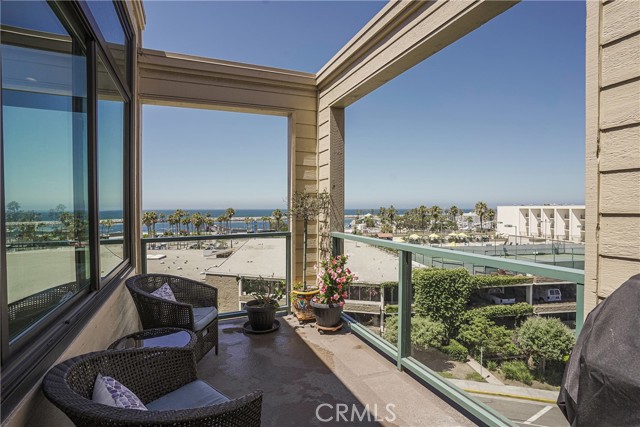 110 The Village, Redondo Beach, California 90277, 2 Bedrooms Bedrooms, ,2 BathroomsBathrooms,Residential,Sold,The Village,SB21171556