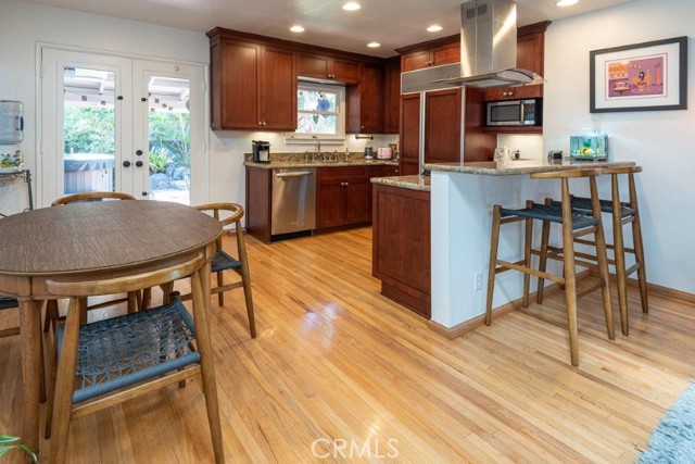 3201 Laurel Avenue, Manhattan Beach, California 90266, 3 Bedrooms Bedrooms, ,2 BathroomsBathrooms,Residential,Sold,Laurel,SB21135859