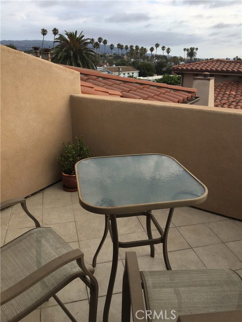 713 JUANITA, Redondo Beach, California 90277, 3 Bedrooms Bedrooms, ,2 BathroomsBathrooms,Residential,Sold,JUANITA,SB17176144