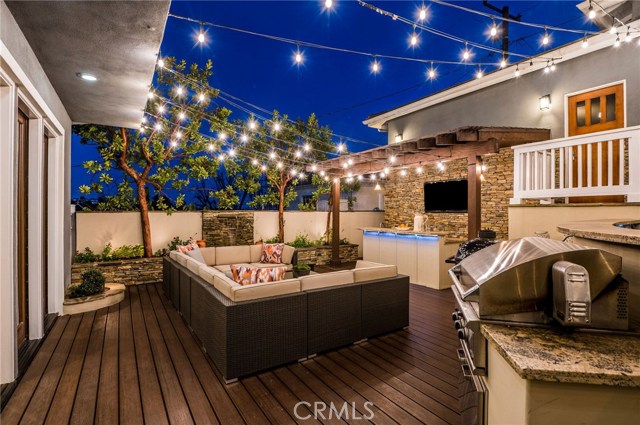 844 Avenue B, Redondo Beach, California 90277, 5 Bedrooms Bedrooms, ,5 BathroomsBathrooms,Residential,Sold,Avenue B,SB20039322