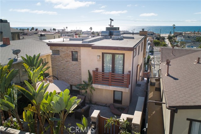 1641 Manhattan Avenue, Hermosa Beach, California 90254, ,Residential Income,Sold,Manhattan,SB19170124