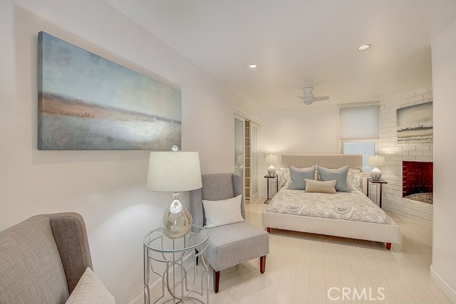 132 35th Place, Hermosa Beach, California 90254, 2 Bedrooms Bedrooms, ,2 BathroomsBathrooms,Residential,Sold,35th,SB19057826