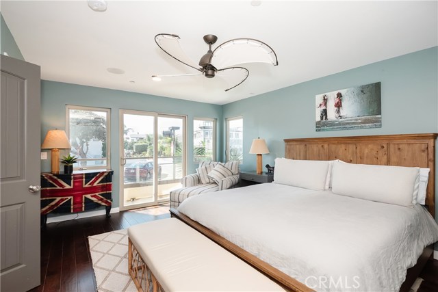 100 8th Street, Hermosa Beach, California 90254, 2 Bedrooms Bedrooms, ,1 BathroomBathrooms,Residential,Sold,8th,SB20203822