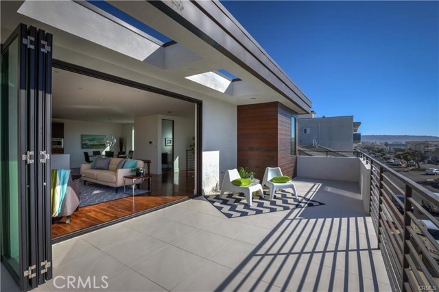 438 Hermosa Avenue, Hermosa Beach, California 90254, 4 Bedrooms Bedrooms, ,3 BathroomsBathrooms,Residential,Sold,Hermosa,PV18010706