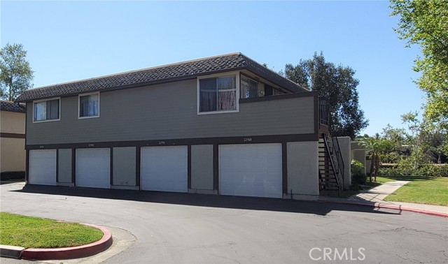 Photo of 22984 Via Nuez #10, Mission Viejo, CA 92691
