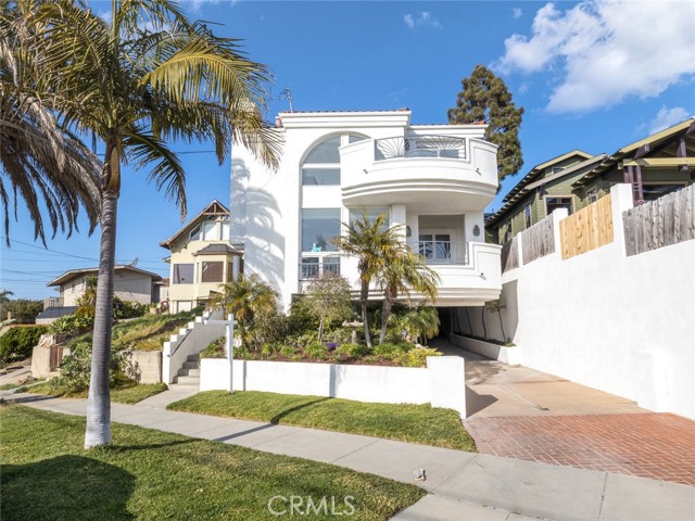 518 Helberta Avenue, Redondo Beach, California 90277, 4 Bedrooms Bedrooms, ,2 BathroomsBathrooms,Residential,Sold,Helberta,SB21043210