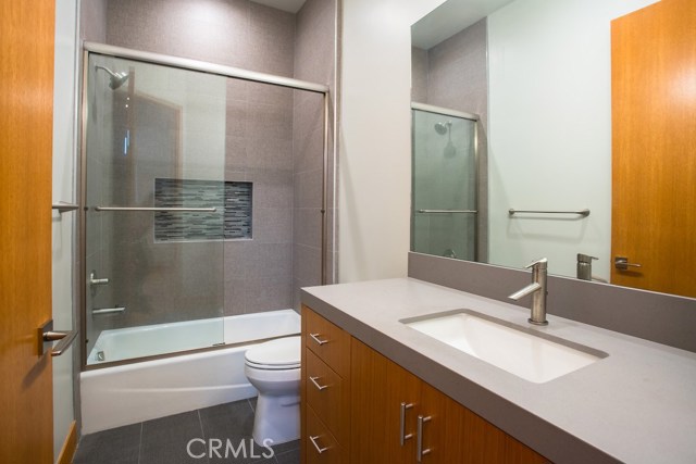 2108 Gates Avenue, Redondo Beach, California 90278, 4 Bedrooms Bedrooms, ,2 BathroomsBathrooms,Residential,Sold,Gates,SB17108544