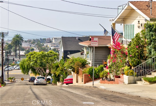 905 14th Street, Hermosa Beach, California 90254, 3 Bedrooms Bedrooms, ,3 BathroomsBathrooms,Residential,Sold,14th,SB20226581