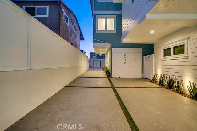 704 Loma, Hermosa Beach, California 90254, 4 Bedrooms Bedrooms, ,4 BathroomsBathrooms,Residential,Sold,Loma,SB19164166